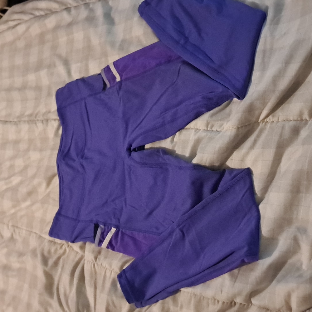 Fabletics leggings motion 365 mediums purple side pockets only wore once